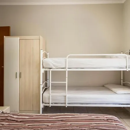 Apartman Croce Del Sud 8 *